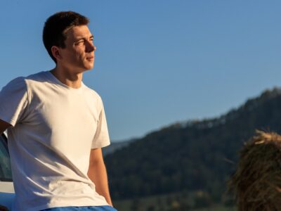 Men’s loose T-shirt matching guide: the science of dressing from basic items to style symbols