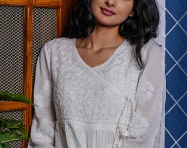 Buy chikankari long kurti, chikankari kurti online - Nazrana Chikan