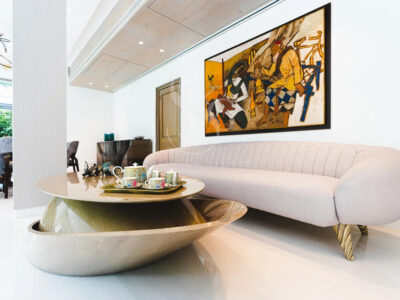 Why is it essential to collaborate with an interior architect rather than attempting a DIY approach for home renovations?