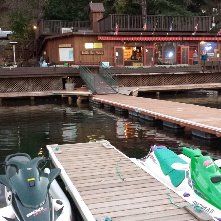 a dock parking lot is 768x768