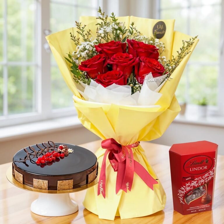 Red Rose Bouquet Chocolate Cake 768x768