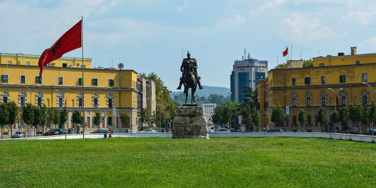 Skanderbeg square tirana 2016 768x385