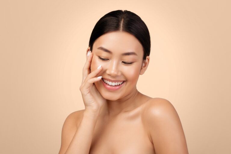 Essential Guide to Korean Skincare for Healthy and Glowing Skin 768x512